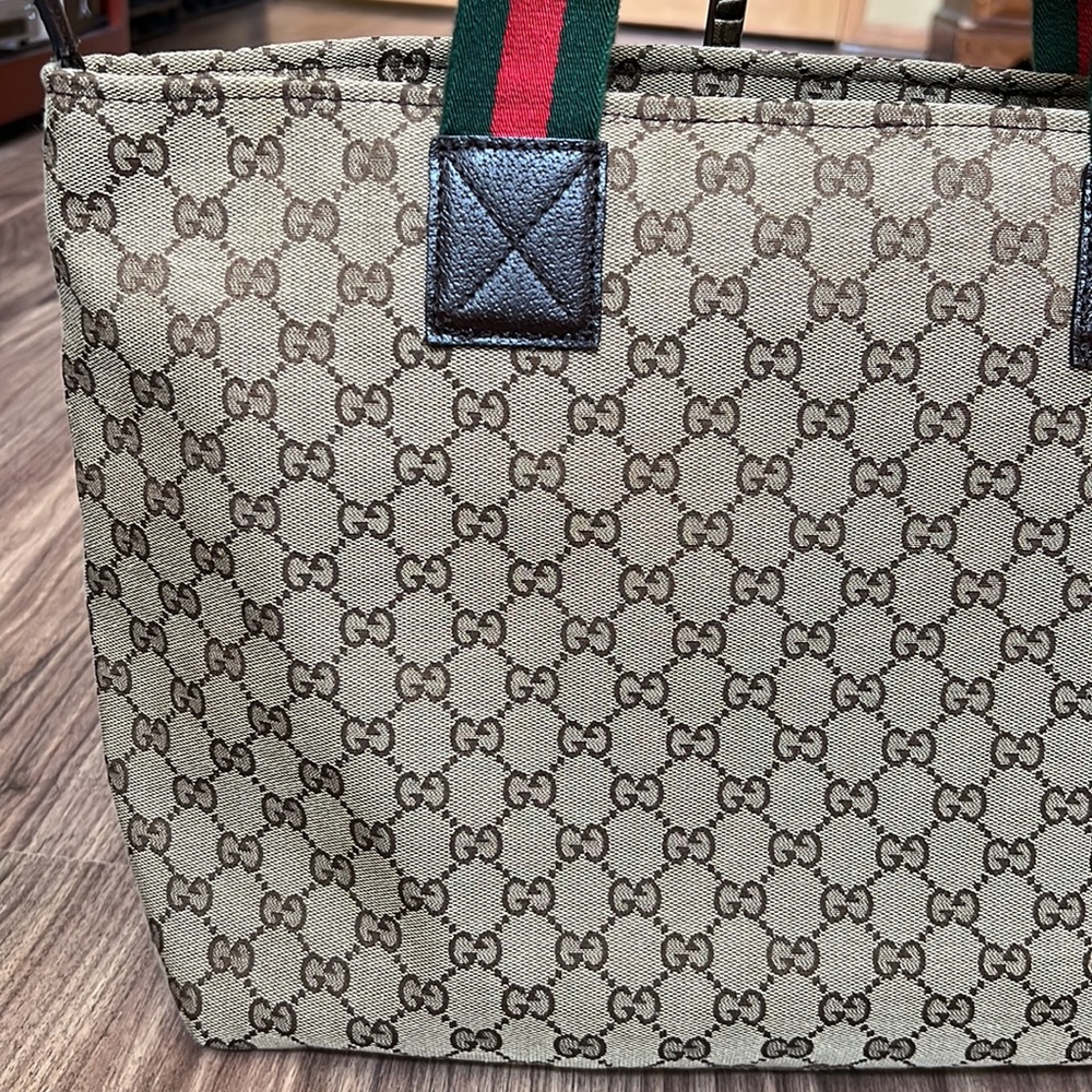 A30- 💯% authentic Gucci shoulder bag - Picture 9 of 16